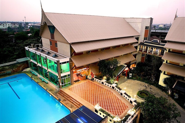 iCheck Inn Thapra