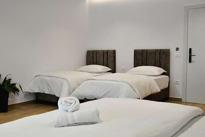 Room 25 of 65
