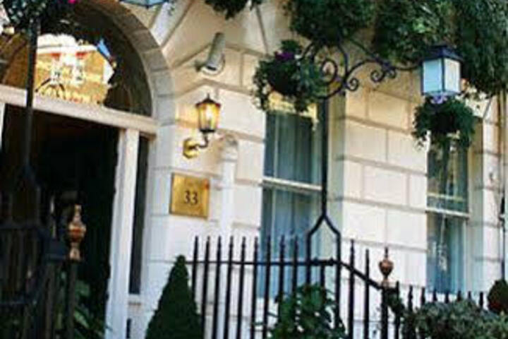 LINCOLN HOUSE