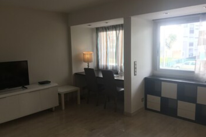 Room 7 of 18
