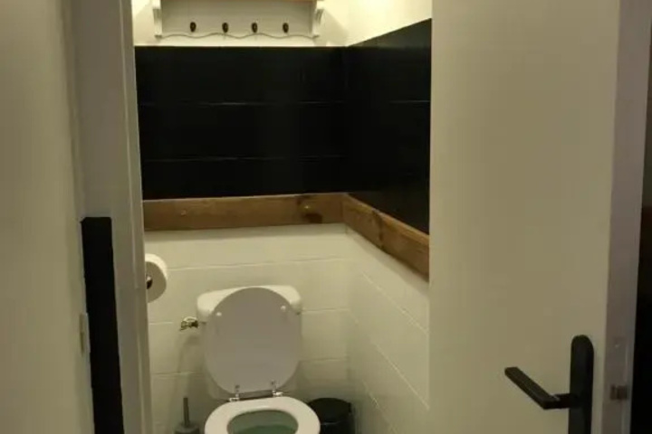 Room 7 of 10