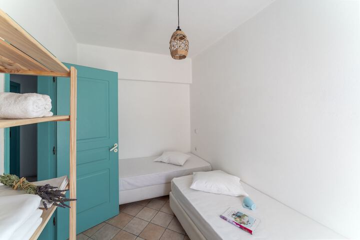 Room 5 of 111