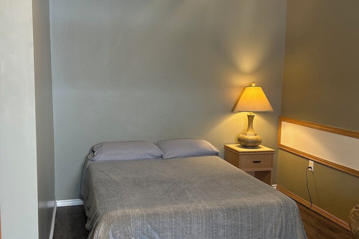 Room 6 of 44