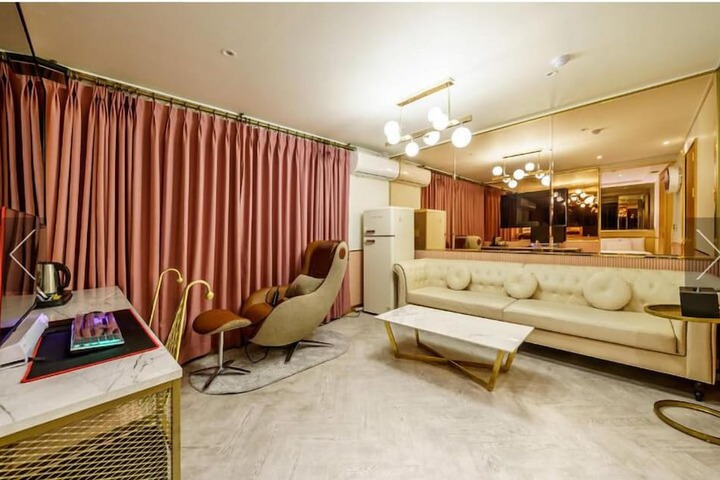 Room 19 of 26