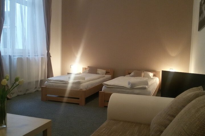 Room 6 of 84