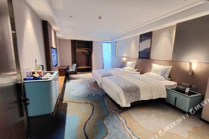 Yaster International Hotel( Wuhan zhaojiatiao subway station store & Huangpu street)