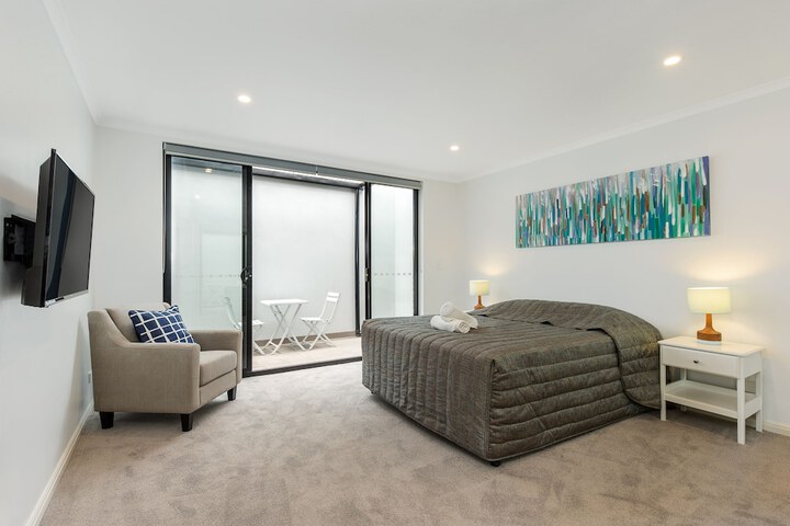Room 10 of 42