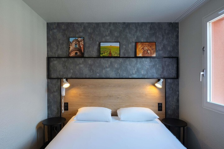 Room 50 of 97