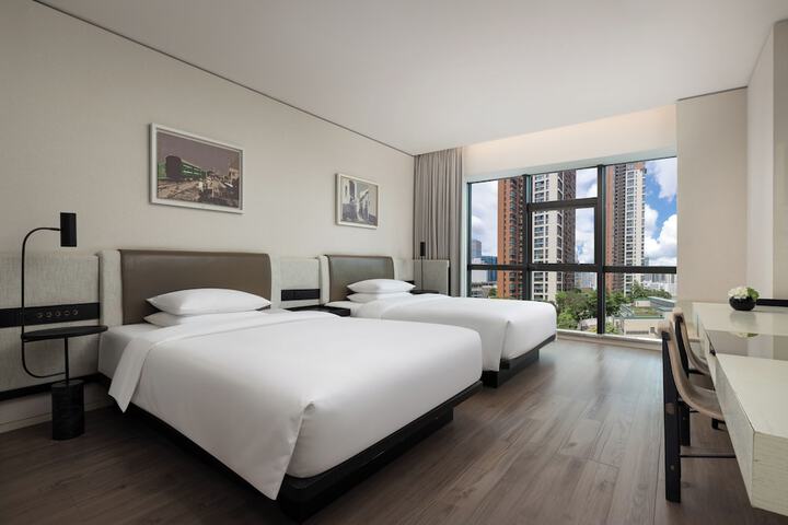Room 8 of 45