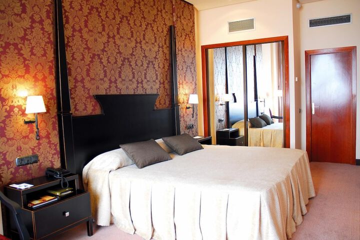 Room 15 of 36