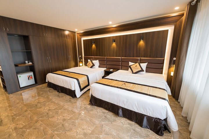 Room 10 of 48
