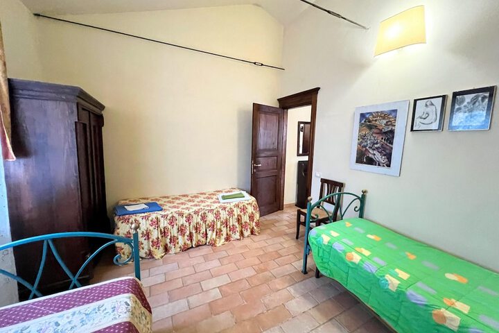 Room 3 of 24