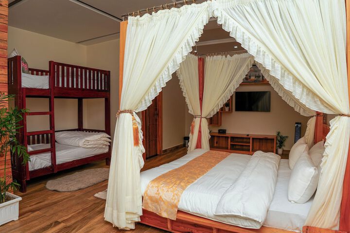 Room 35 of 73
