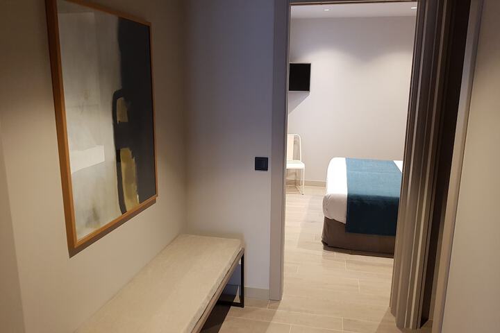 Room 7 of 49