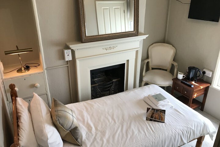 Room 28 of 61