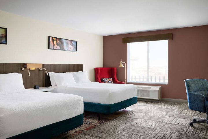 Room 7 of 32