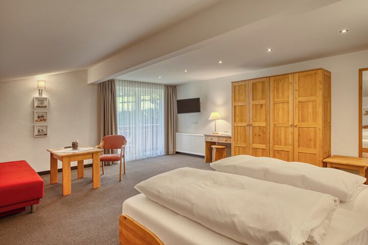 Room 33 of 84