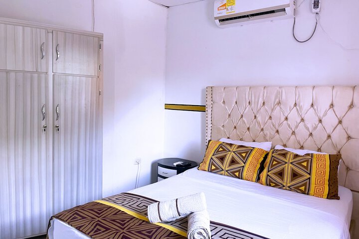 Room 9 of 26
