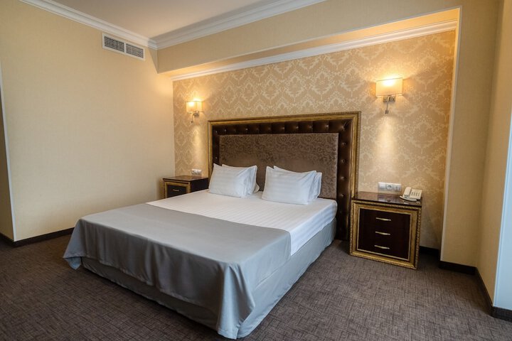 Room 27 of 112