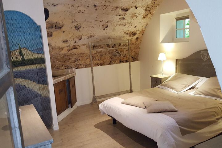 Room 13 of 16