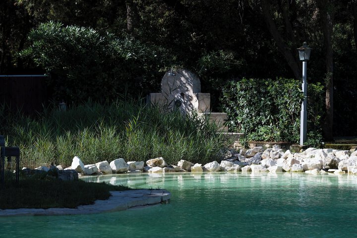 Pool 44 of 90