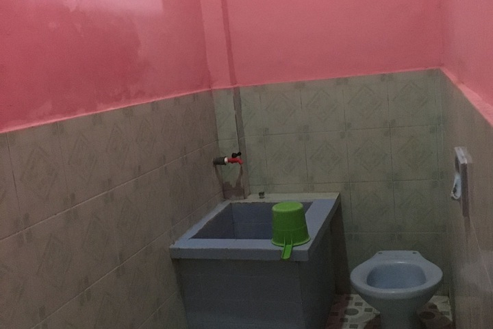 Room 8 of 12