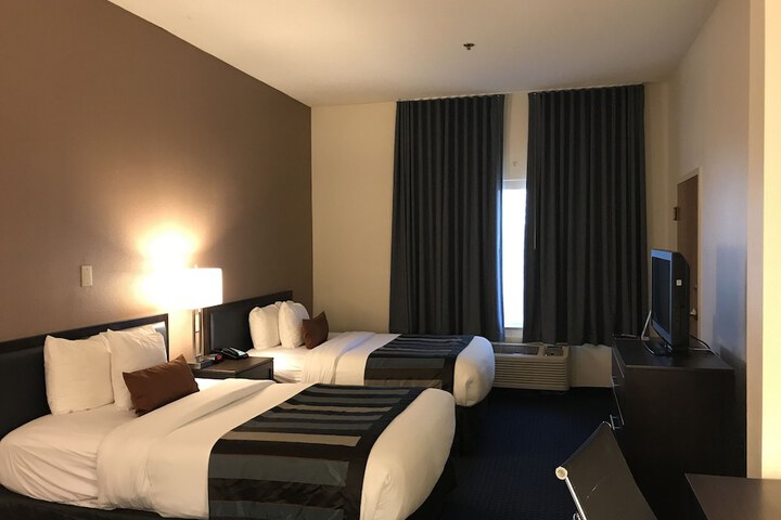 1 King Bed (1 of 8)