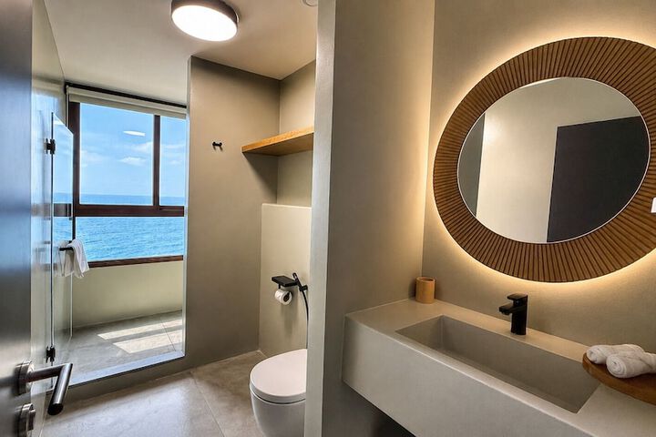 Room 16 of 29