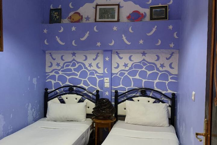 Room 4 of 50