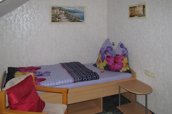 Room 5 of 14