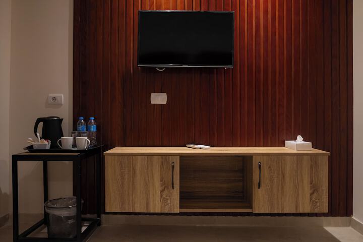 Room 72 of 126