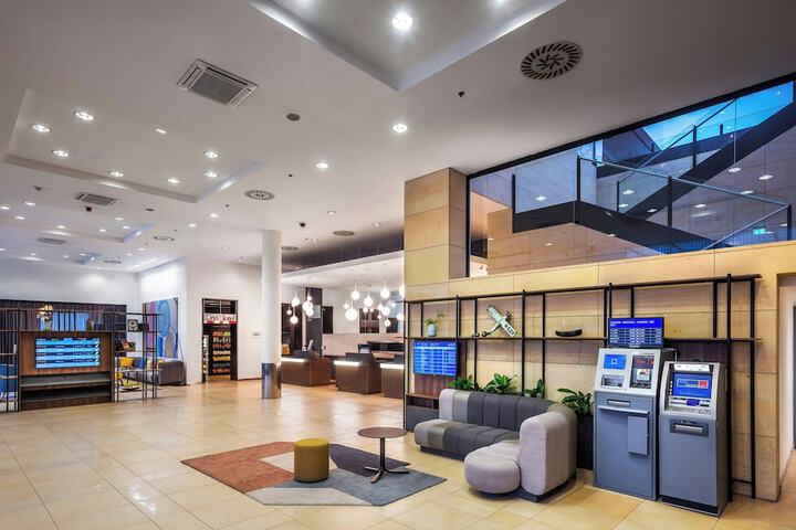 Guest Lobby
