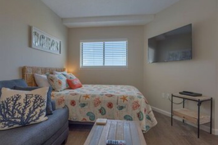 Room 141 of 152