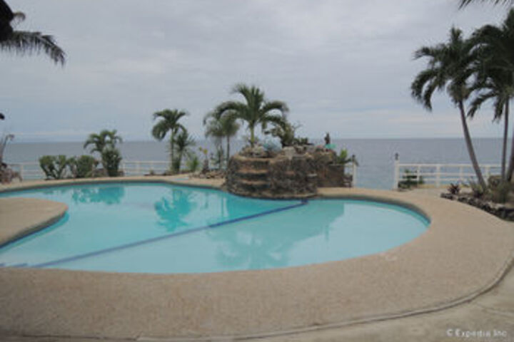 Pool 31 of 39