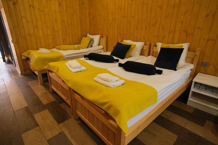 Room 2 of 94