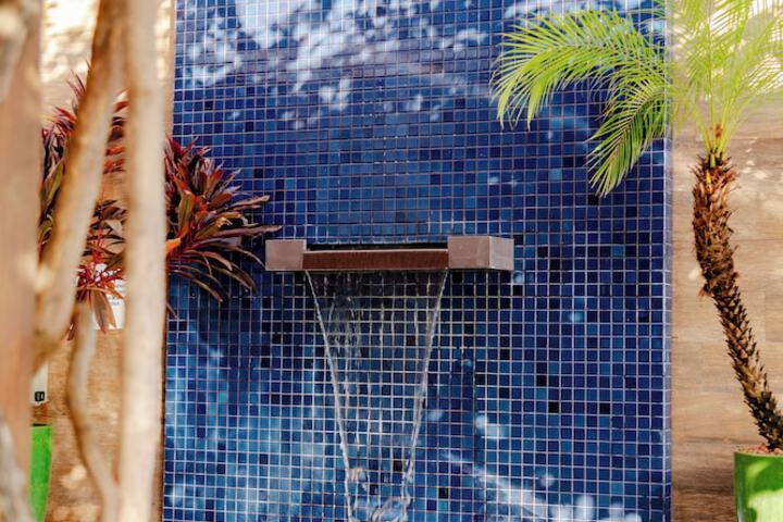 Hotel with Pool