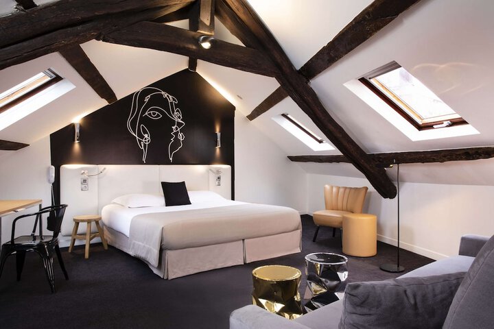 Room 49 of 109
