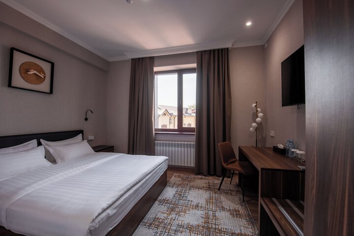 Room 16 of 61