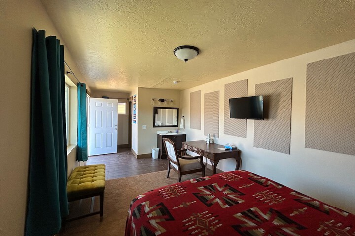 Room 10 of 96
