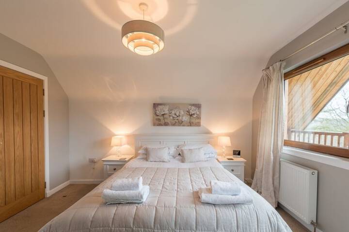 Room 4 of 25