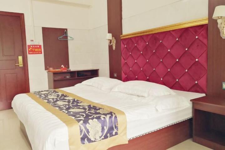 Room 32 of 42