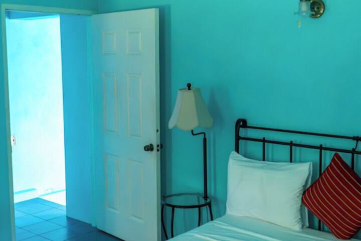 Room 17 of 68