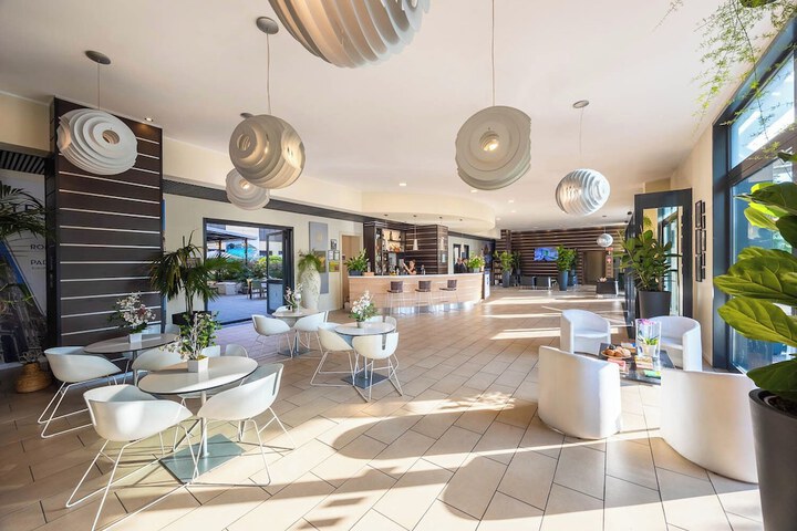 Guest Lobby