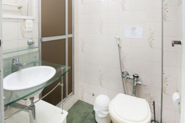 Room 4 of 14