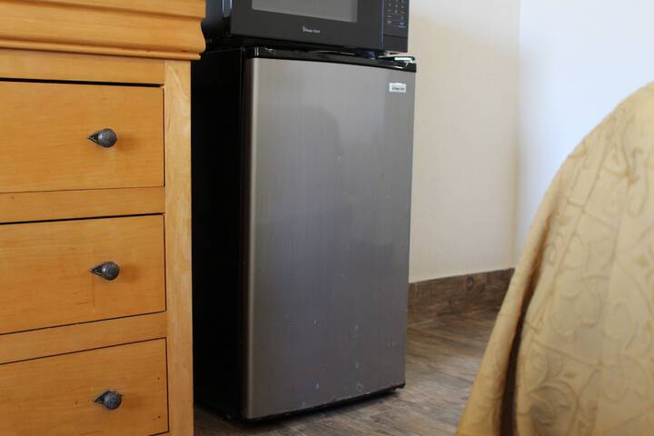 Mini-refrigerator