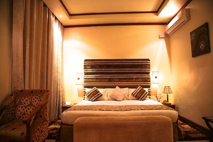 Room 30 of 105