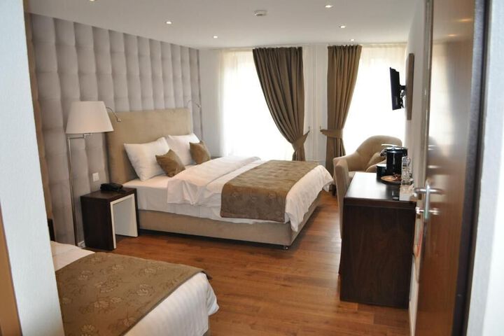 Room 25 of 25