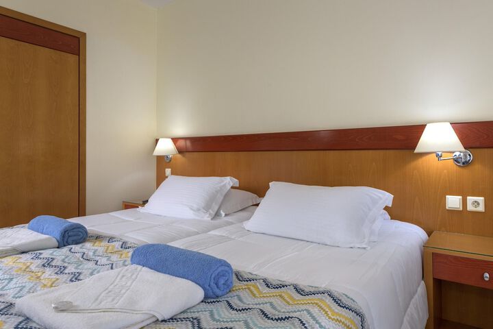 Room 32 of 154