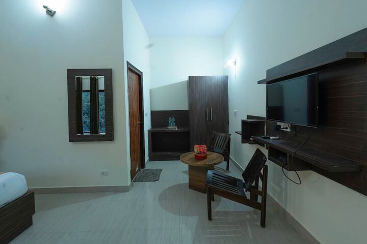 Room 5 of 41