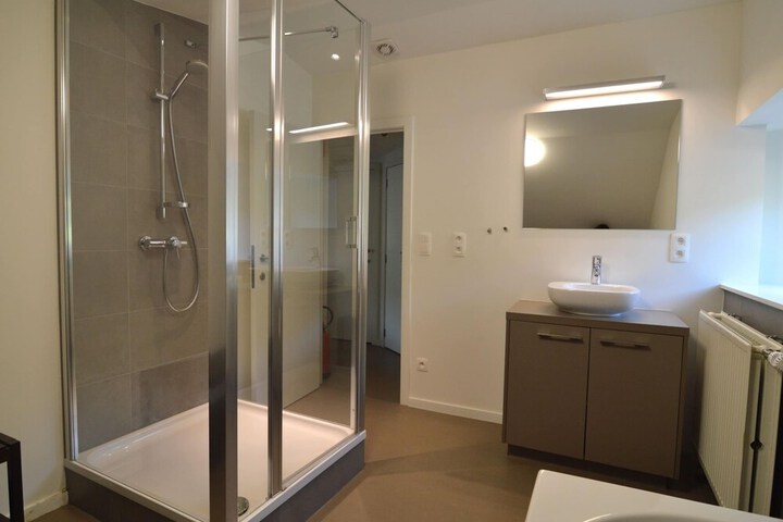 Room 12 of 22
